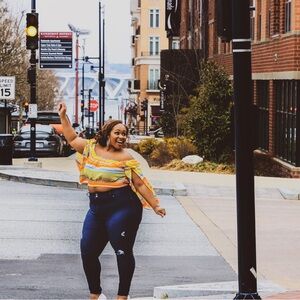 Fiesta crop top 🎉🩷